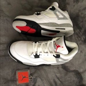 Air Jordan Retro 4